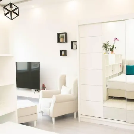 Cute And Sunny - Location * Sarajevo