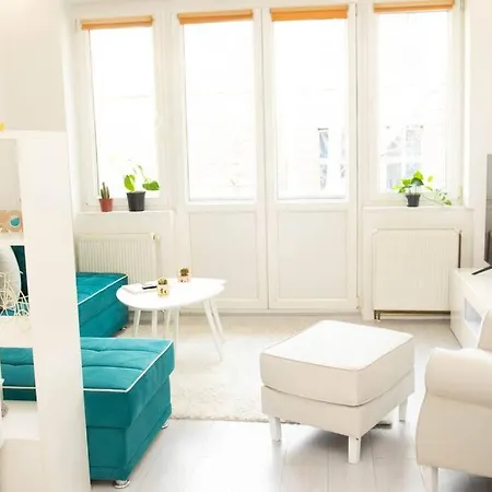 Cute And Sunny - Location Apartment